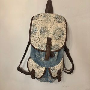 DISCOUNTED SHIPPING Backpack